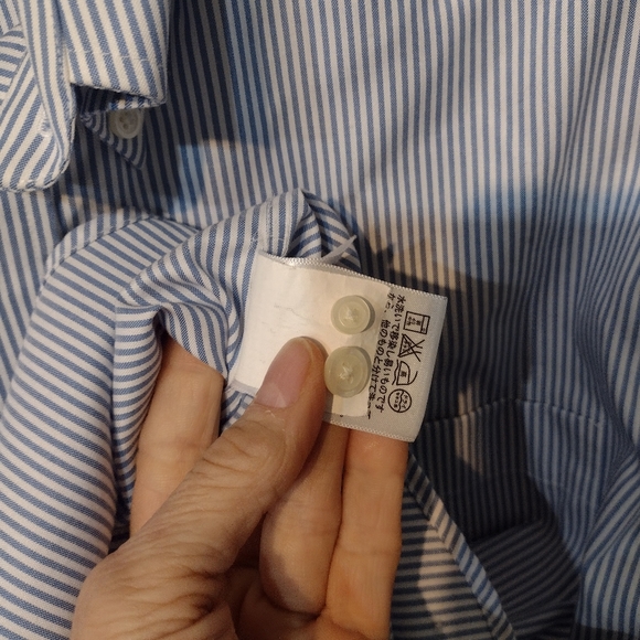 Eddie Bauer size large wrinkle resistant 100% cotton button-down pinstripe shirt - Picture 7 of 9
